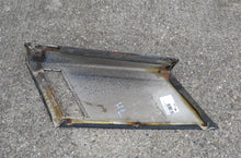 Laden Sie das Bild in den Galerie-Viewer, Range Rover Classic C-Säulenverkleidung Abdeckung außen hinten links defekt