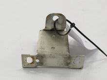 Laden Sie das Bild in den Galerie-Viewer, BMW E3 Halterung Kühler vorn oben