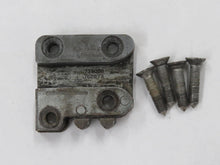 Laden Sie das Bild in den Galerie-Viewer, Rover P5 Mark II 3.0 Führung Türschloss vorn hinten rechts