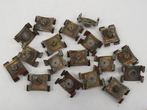 BMW E3 E9 Konvolut Halter Clipse Klammer Halterung Schwellerleiste Zierleiste