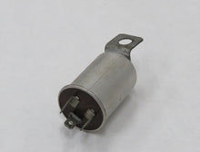 Laden Sie das Bild in den Galerie-Viewer, Rover P5 Mark II 3.0 Blinkerrelais