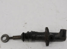 Laden Sie das Bild in den Galerie-Viewer, BMW E3 Kupplungsgeberzylinder Geberzylinder Kupplung