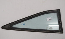 Laden Sie das Bild in den Galerie-Viewer, Nissan 300ZX Z31 Seitenscheibe Fenster Glas hinten links