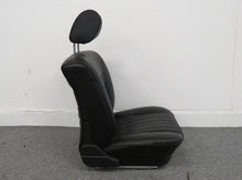 Laden Sie das Bild in den Galerie-Viewer, BMW E3 Sitz vorn links Fahrersitz Leder schwarz mit Kopfstütze