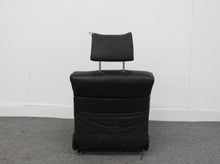 Laden Sie das Bild in den Galerie-Viewer, BMW E3 Sitz vorn links Fahrersitz Leder schwarz mit Kopfstütze